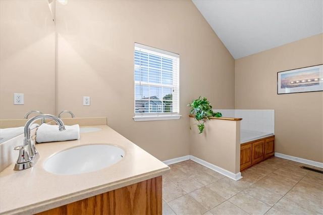 1813 N 156th Street, Basehor, KS 66007