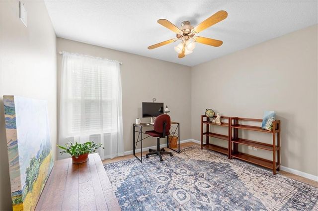 1813 N 156th Street, Basehor, KS 66007