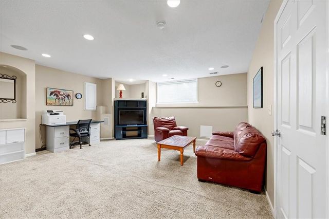 1813 N 156th Street, Basehor, KS 66007