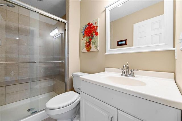 1813 N 156th Street, Basehor, KS 66007
