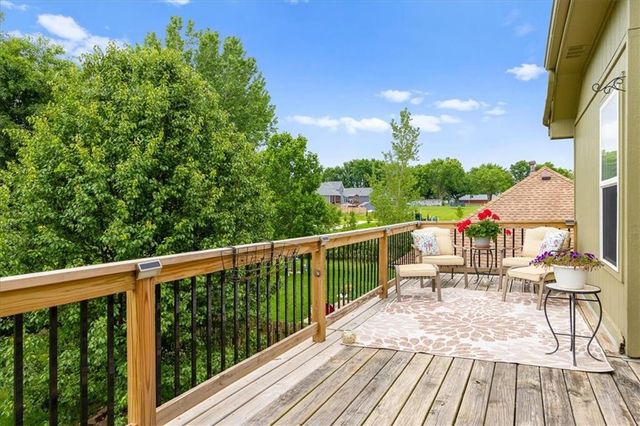 1813 N 156th Street, Basehor, KS 66007