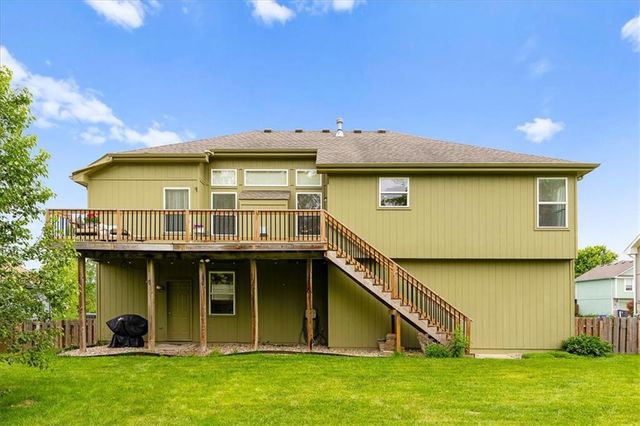 1813 N 156th Street, Basehor, KS 66007