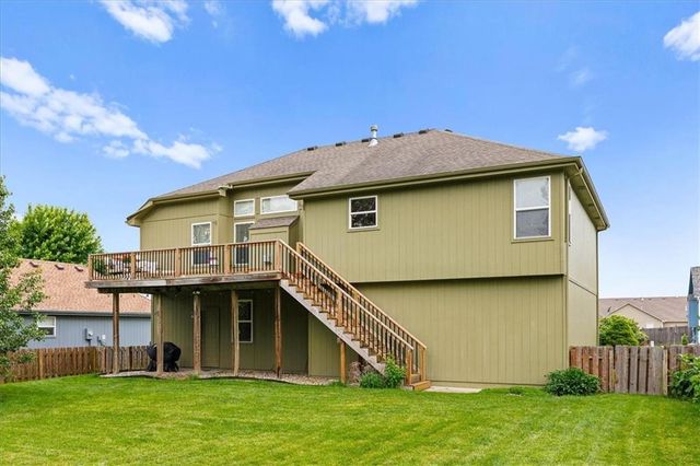 1813 N 156th Street, Basehor, KS 66007
