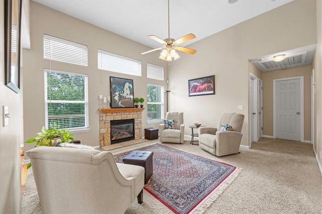 1813 N 156th Street, Basehor, KS 66007