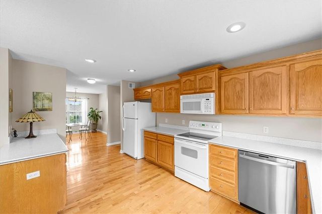 1813 N 156th Street, Basehor, KS 66007