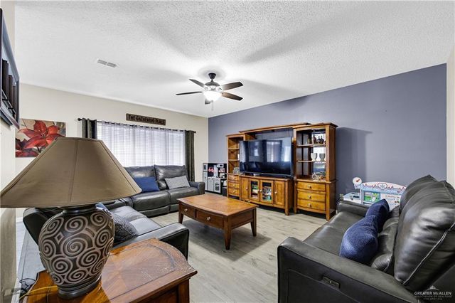 8203 N 22nd Lane, Mcallen, TX 78504