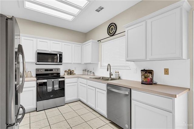 8203 N 22nd Lane, Mcallen, TX 78504