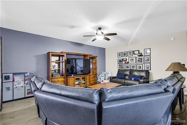 8203 N 22nd Lane, Mcallen, TX 78504