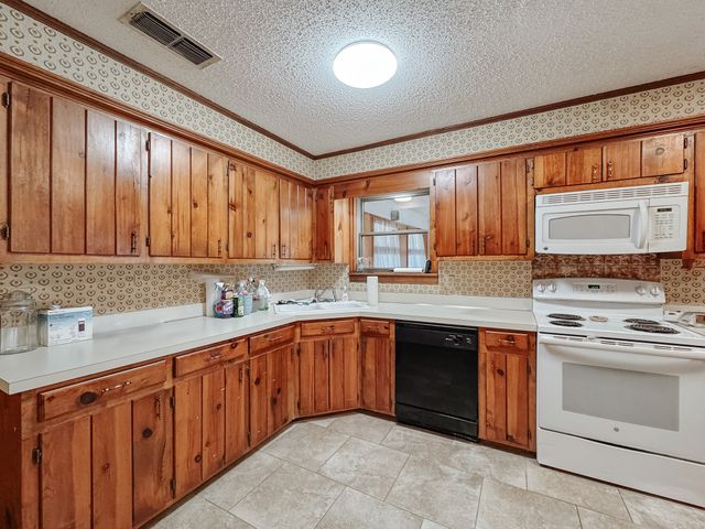 735 County Road 0025, Corsicana, TX 75109