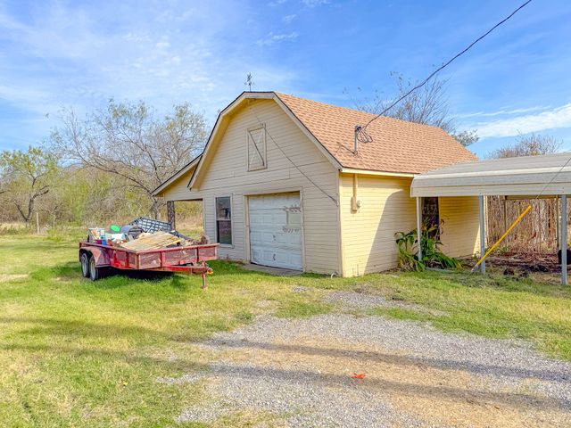 735 County Road 0025, Corsicana, TX 75109