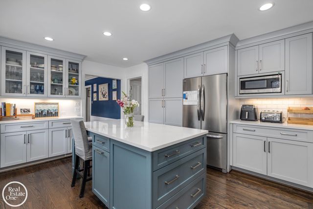 614 Pemberton Road, Grosse Pointe, MI 48230