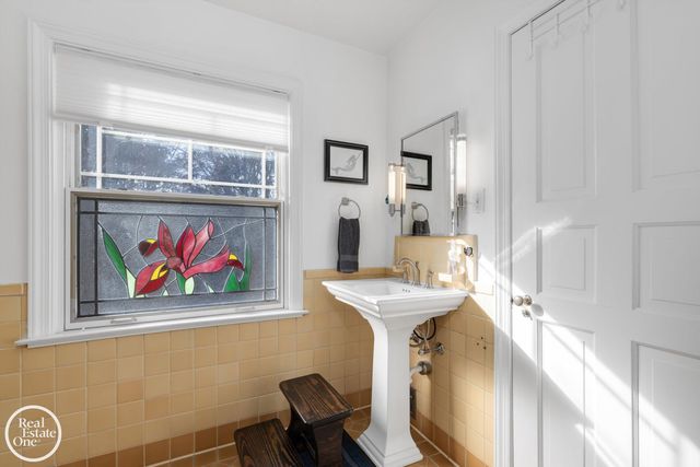 614 Pemberton Road, Grosse Pointe, MI 48230