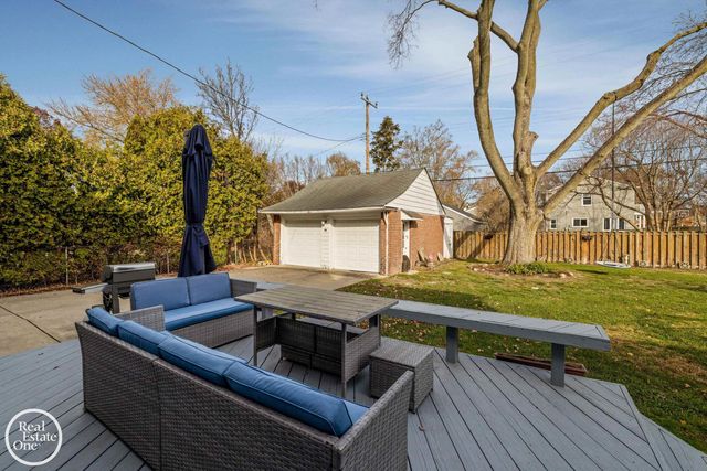 614 Pemberton Road, Grosse Pointe, MI 48230