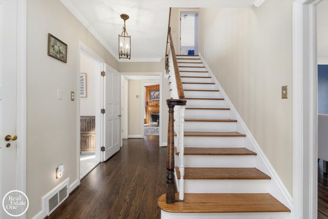 614 Pemberton Road, Grosse Pointe, MI 48230