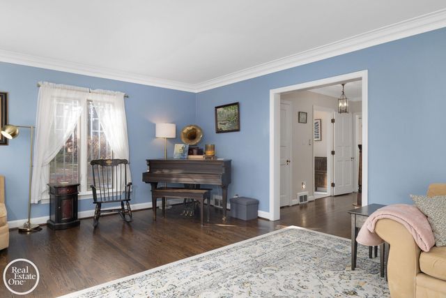 614 Pemberton Road, Grosse Pointe, MI 48230