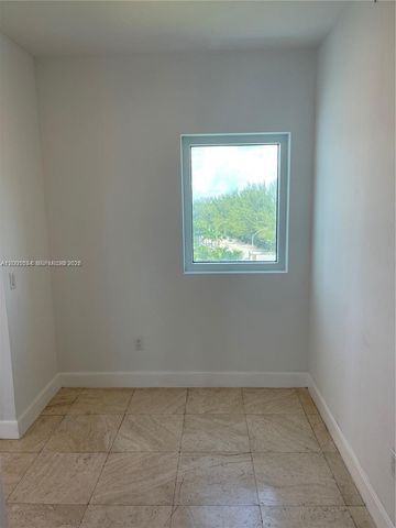 15051 ROYAL OAKS LN 601, North Miami, FL 33181