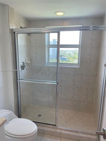 15051 ROYAL OAKS LN 601, North Miami, FL 33181