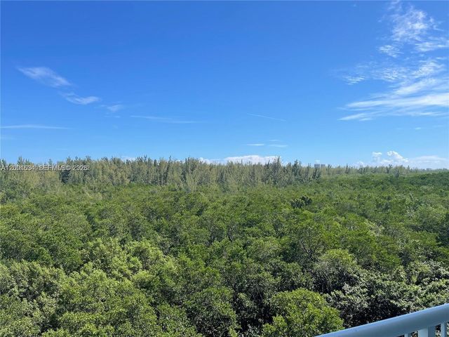 15051 ROYAL OAKS LN 601, North Miami, FL 33181