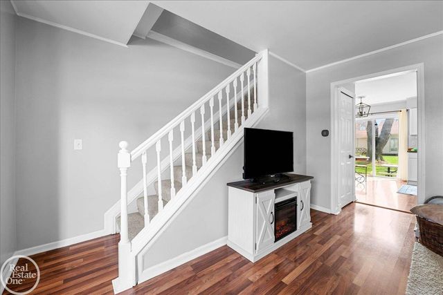 28070 Coleridge Street, Harrison Twp, MI 48045