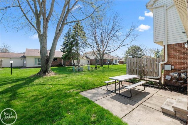 28070 Coleridge Street, Harrison Twp, MI 48045