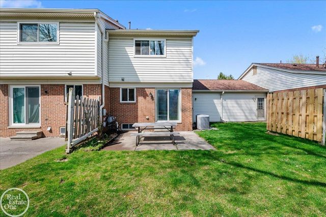 28070 Coleridge Street, Harrison Twp, MI 48045