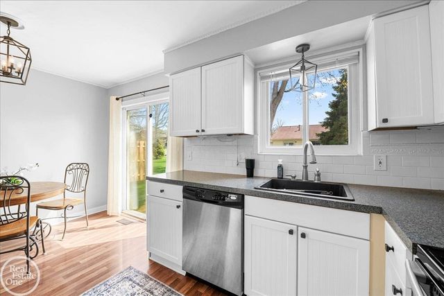 28070 Coleridge Street, Harrison Twp, MI 48045