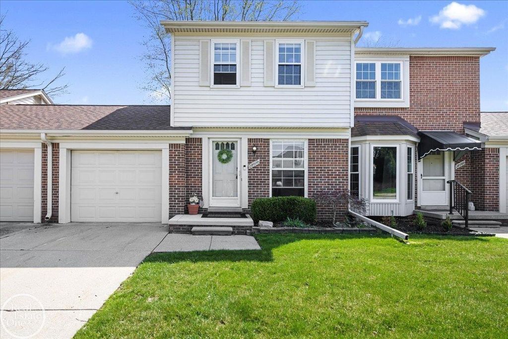28070 Coleridge Street, Harrison Twp, MI 48045