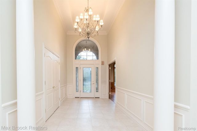 52221 Chickadee, Utica, MI 48315