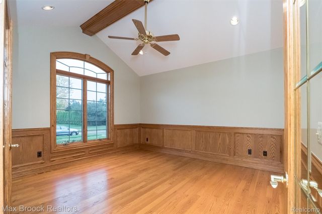 52221 Chickadee, Utica, MI 48315