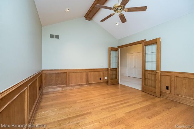 52221 Chickadee, Utica, MI 48315