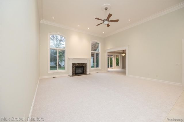 52221 Chickadee, Utica, MI 48315