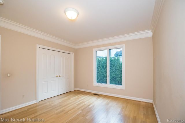 52221 Chickadee, Utica, MI 48315