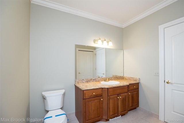 52221 Chickadee, Utica, MI 48315