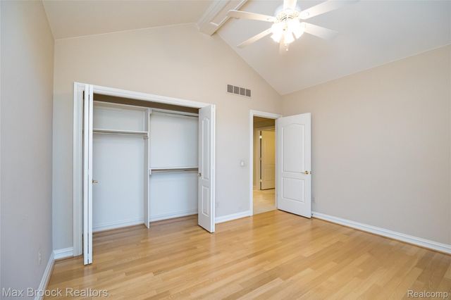 52221 Chickadee, Utica, MI 48315