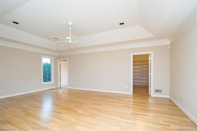 52221 Chickadee, Utica, MI 48315