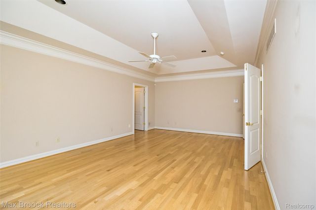 52221 Chickadee, Utica, MI 48315