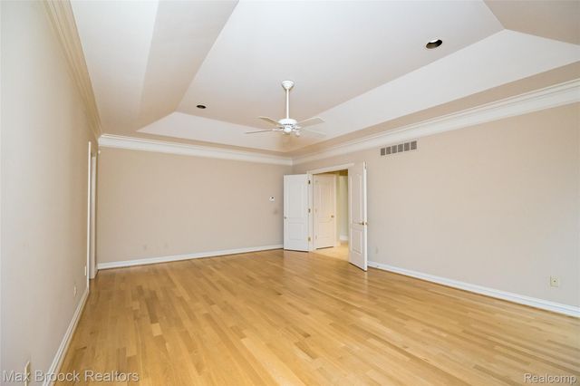 52221 Chickadee, Utica, MI 48315