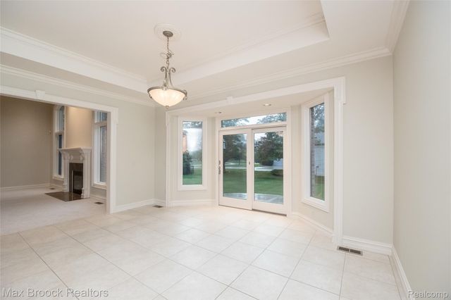 52221 Chickadee, Utica, MI 48315