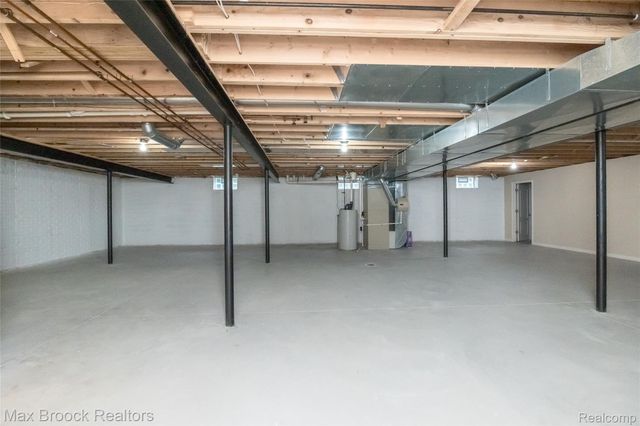 52221 Chickadee, Utica, MI 48315