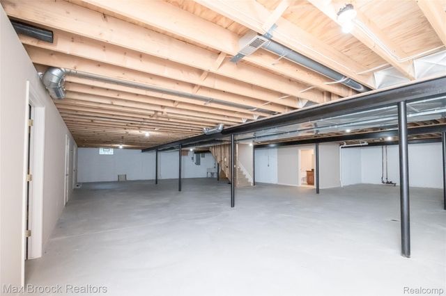 52221 Chickadee, Utica, MI 48315