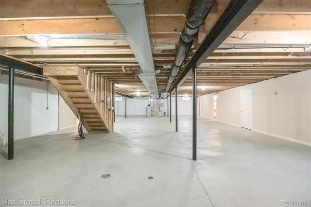 52221 Chickadee, Utica, MI 48315