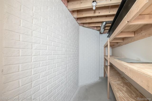 52221 Chickadee, Utica, MI 48315