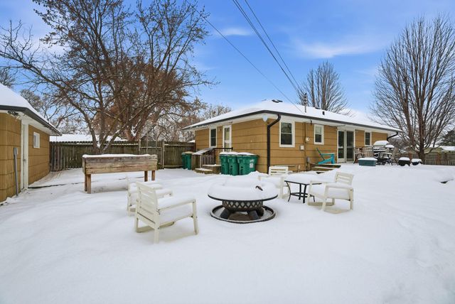 6110 Regent Avenue N, Brooklyn Center, MN 55429