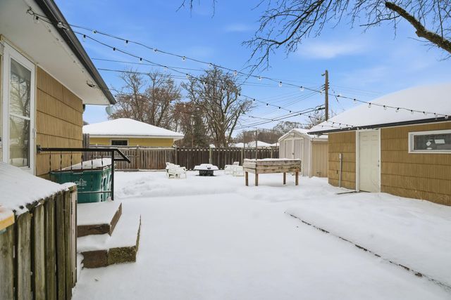 6110 Regent Avenue N, Brooklyn Center, MN 55429