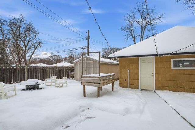 6110 Regent Avenue N, Brooklyn Center, MN 55429