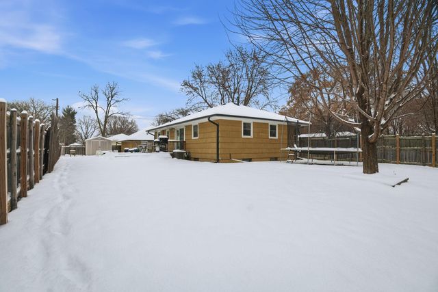 6110 Regent Avenue N, Brooklyn Center, MN 55429