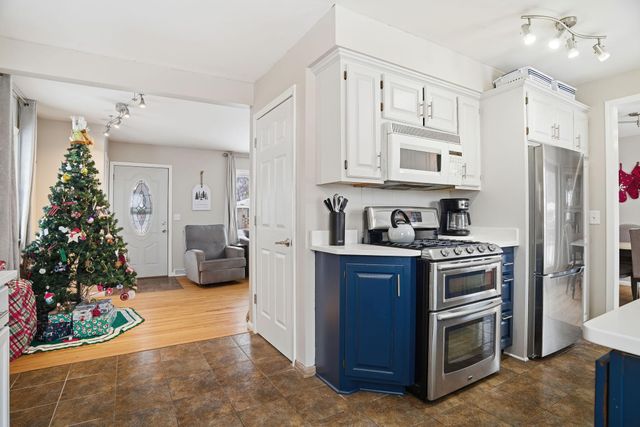 6110 Regent Avenue N, Brooklyn Center, MN 55429