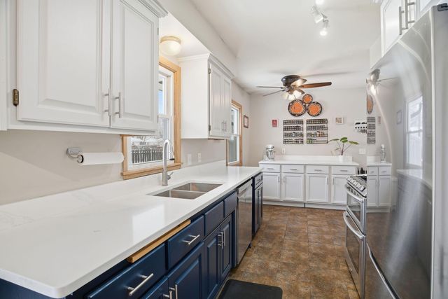 6110 Regent Avenue N, Brooklyn Center, MN 55429