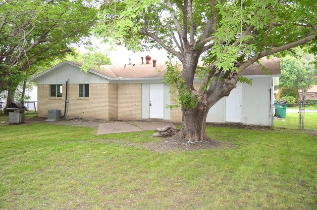 5729 Emerson Drive, Watauga, TX 76148