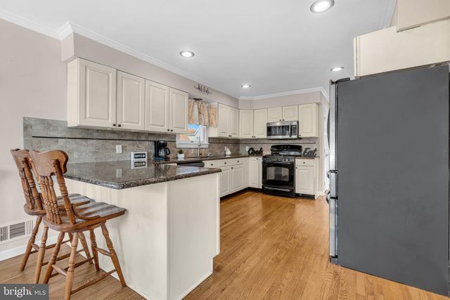 106 MAIN ST, Port Monmouth, NJ 07758